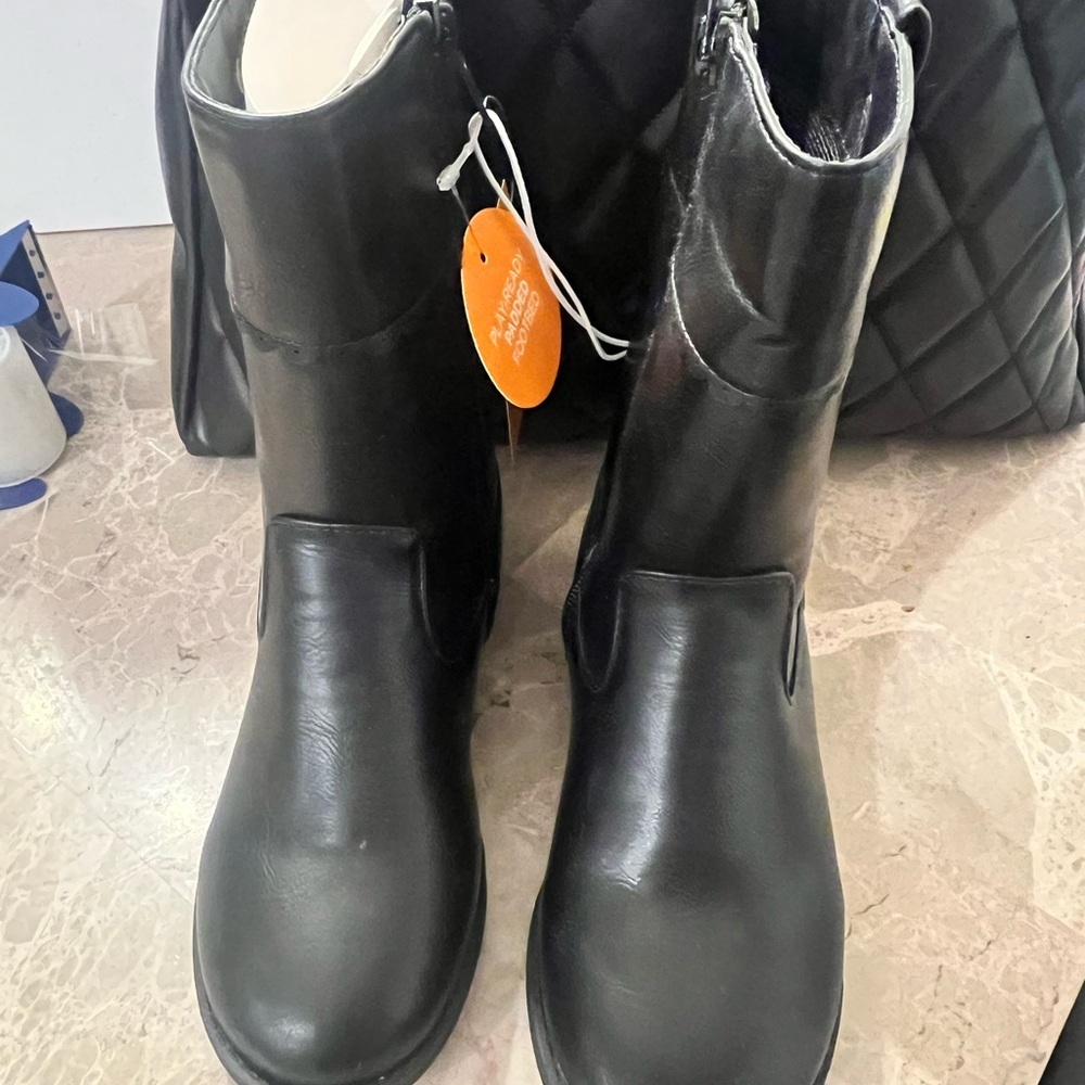 Elegant Black Leather Boots